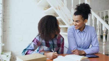 AI Tutors vs Human Tutors: Finding the Right Balance